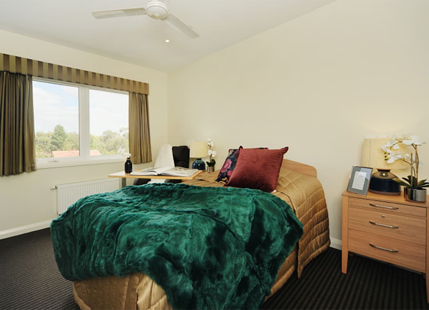 The Heights Room with Bed